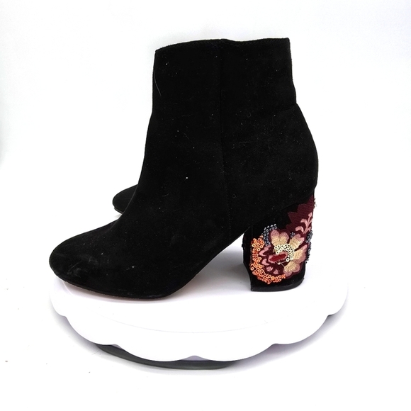 Express Shoes Women's 7 Black Ankle Bootie Embroidered Beaded Heel BAB4627E - Picture 1 of 9